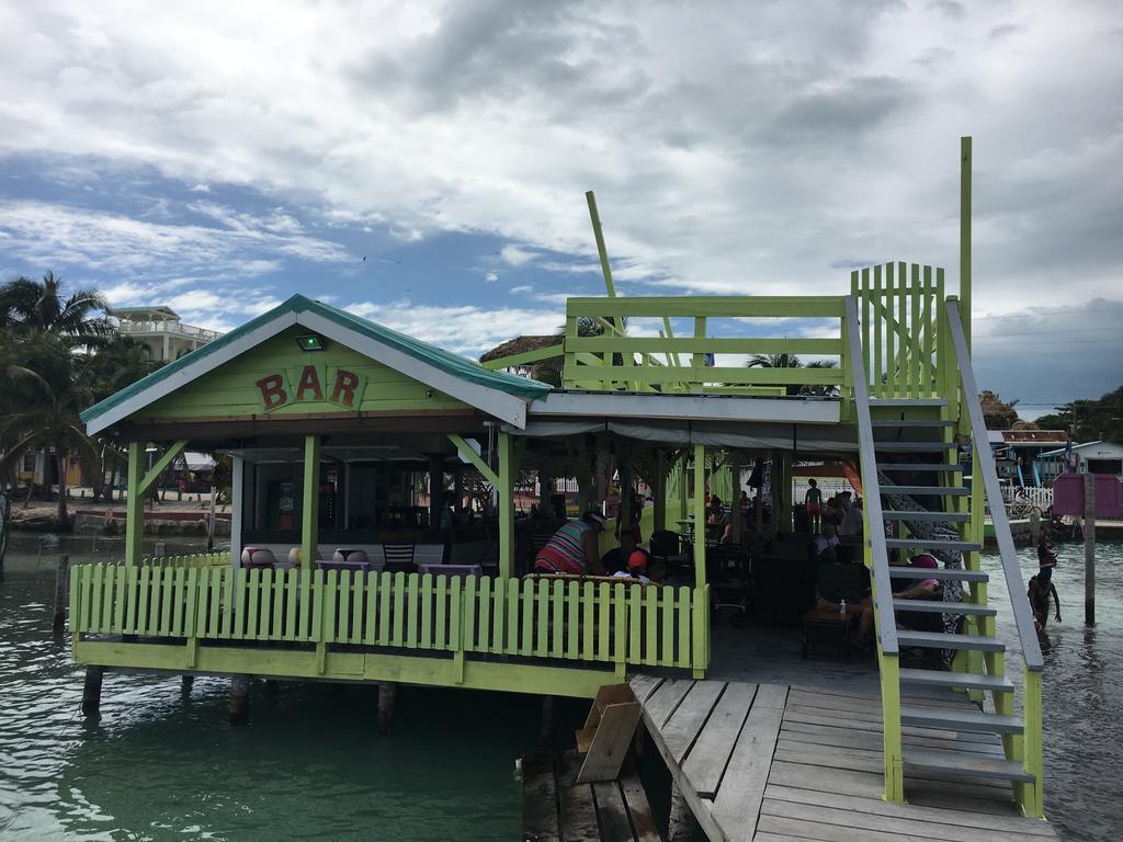 Mara'S Place Hotel Caye Caulker Exterior photo